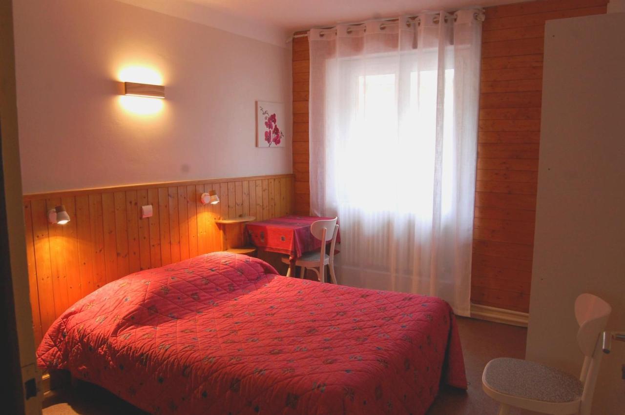 Chambres Avec Garage Motos Lanslebourg-Mont-Cenis Exterior photo