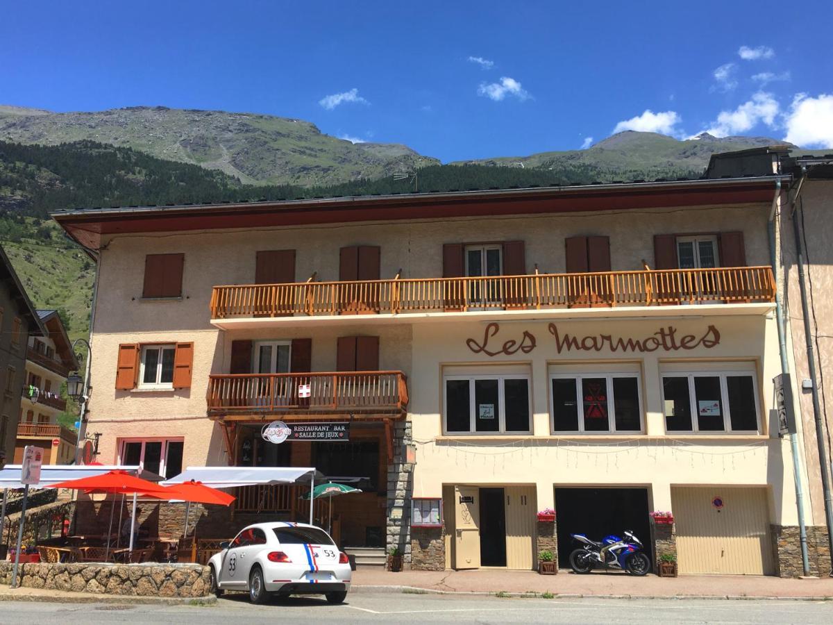 Chambres Avec Garage Motos Lanslebourg-Mont-Cenis Exterior photo